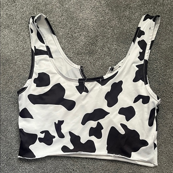WoWo Black and White Cow Print Crop Top Size Medium - Picture 2 of 2
